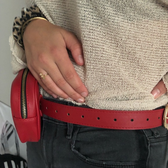 Red fanny pack - Picture 2 of 3